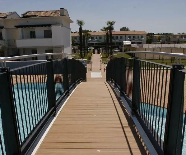 Апартаменти Villaggio Evanike