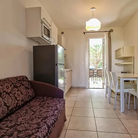 Apartment Villaggio Evanike *